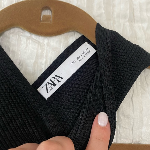 Knitted Halter Zara Top - Picture 3 of 3